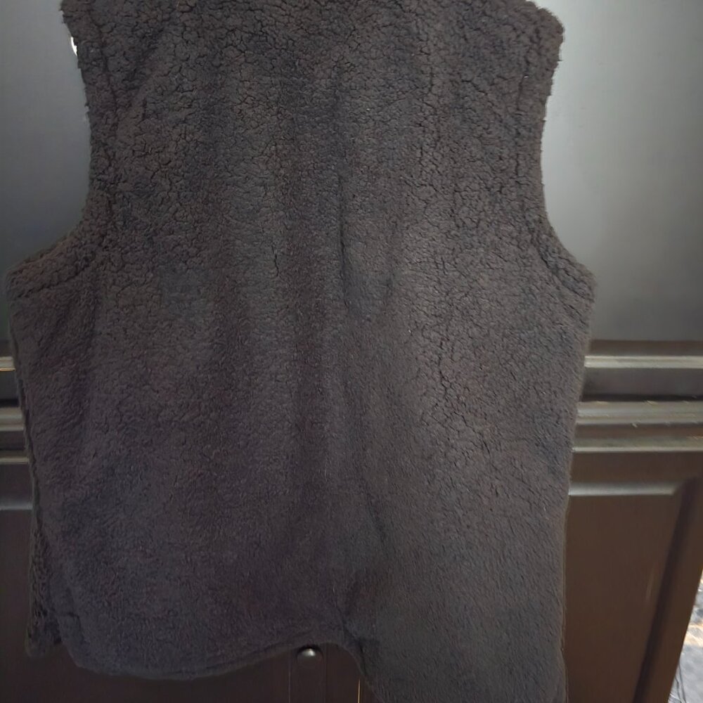 d&co reversible vest - Picture 7 of 8